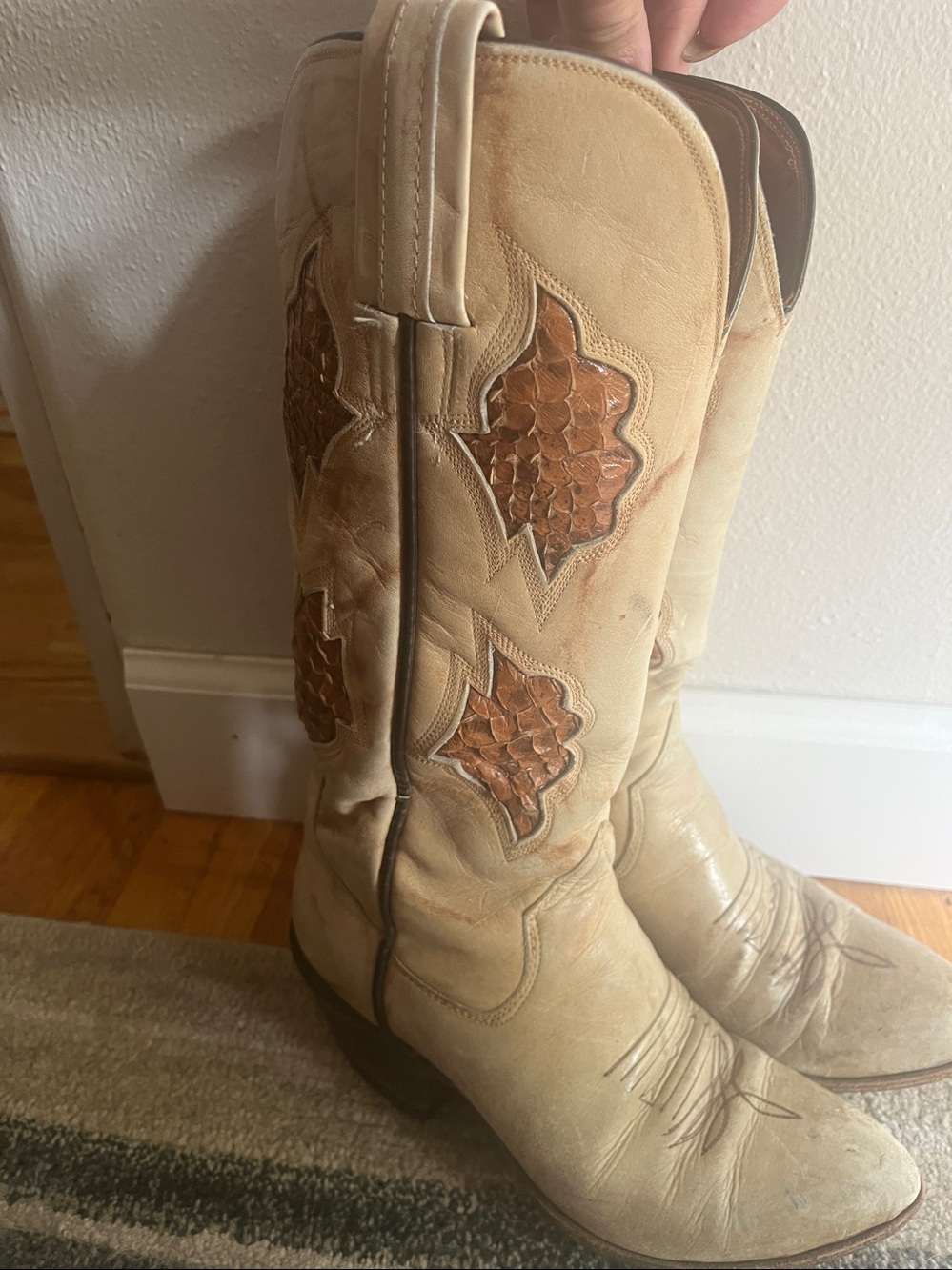 Vintage 70’s The Sanders Leather Cowboy Boots - Cream with Brown Accents